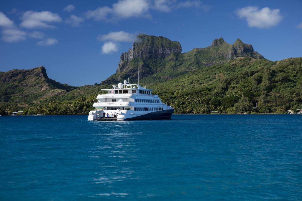 Cruise Though The Waters Of Raiatea &Amp; Tahaa