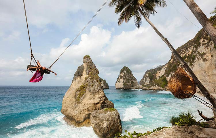 Nusa Dua Cliff Swing