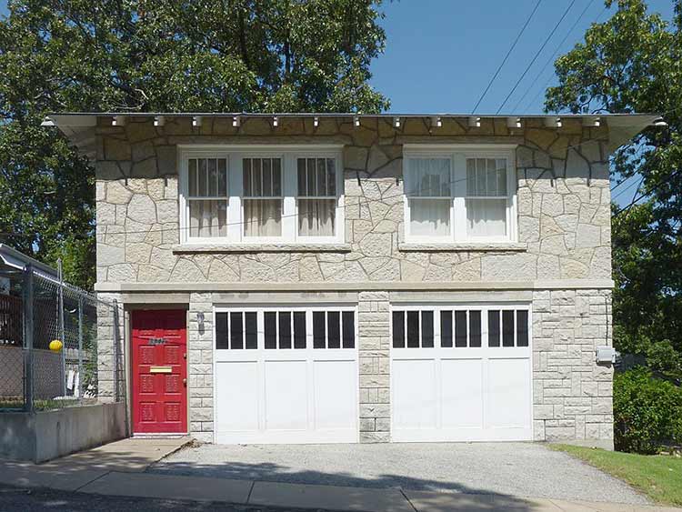 Bonnie and Clyde's Joplin Garage Apartment Hideout