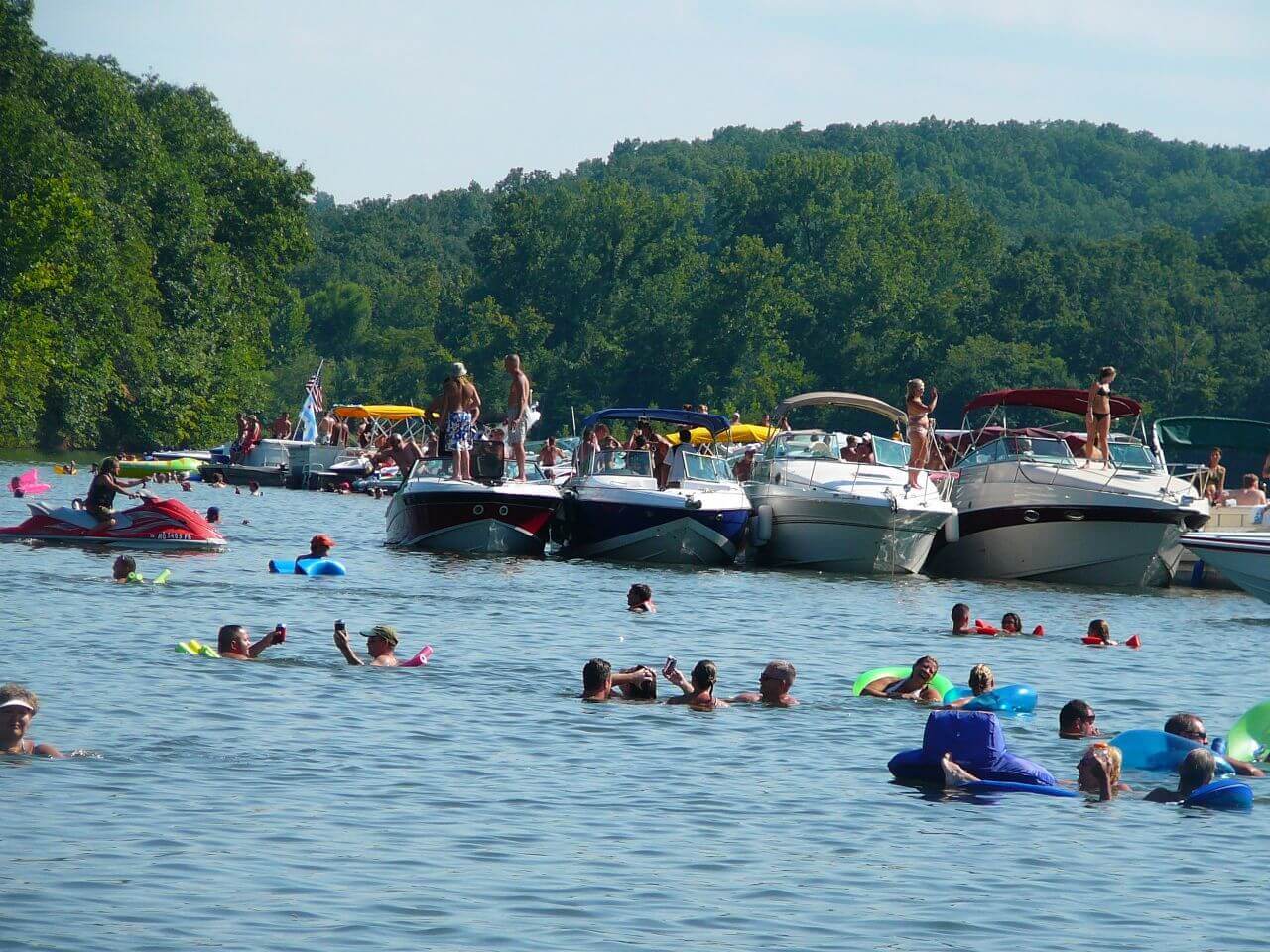 Lake activities at Lake of the Ozarks State Park