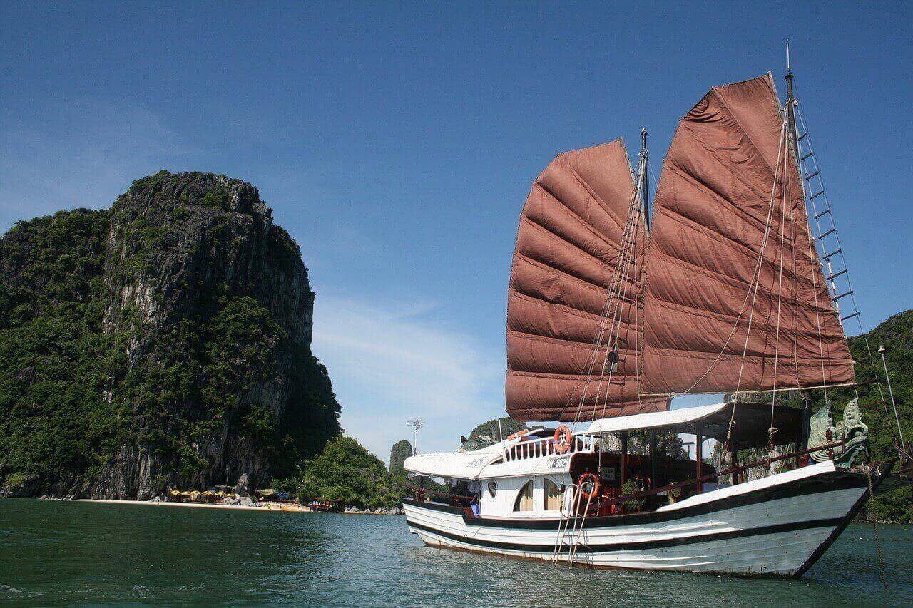 Halong bay cruise