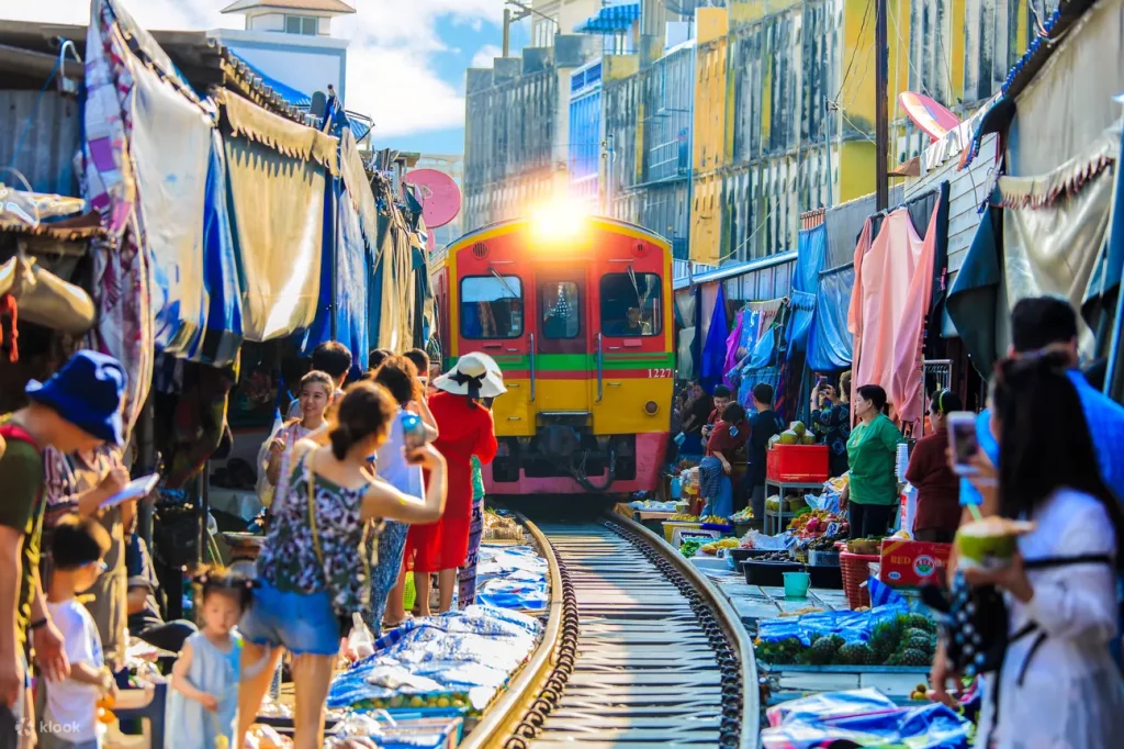 Maeklong Railway Market