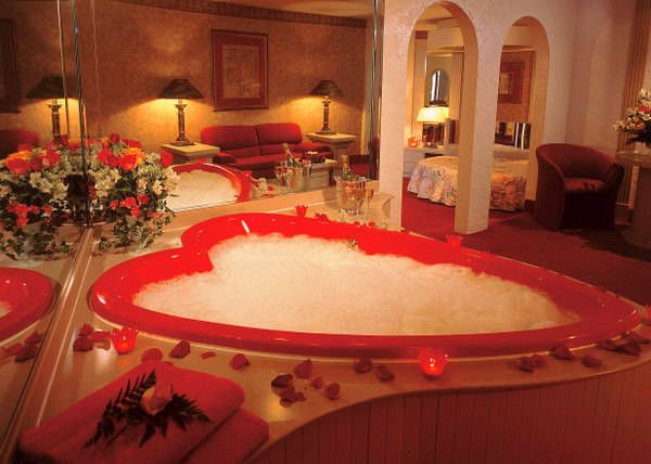 35 Romantic Hotels In Chicago With Jacuzzis In Room