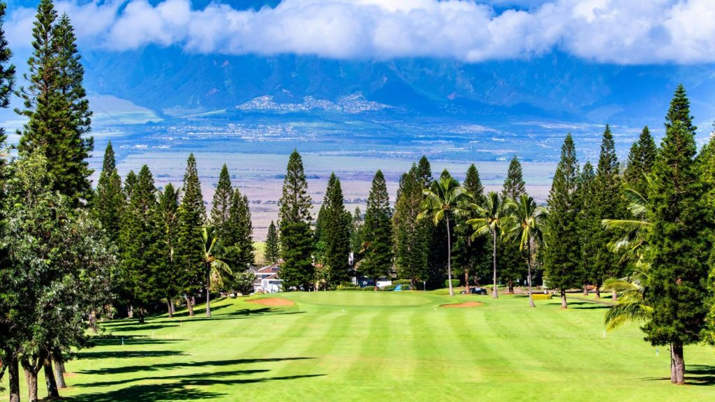 18 hole golf course of Pukalani Country Club Estates